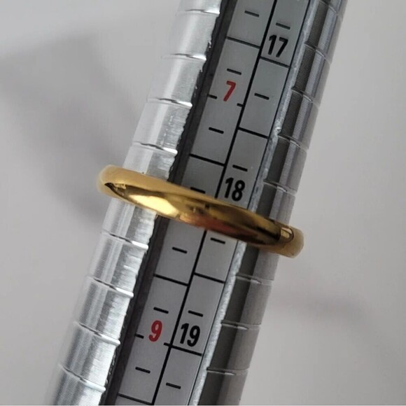 Stainless Steel Simple Gold-Tone Ring Size 8 - Picture 3 of 4